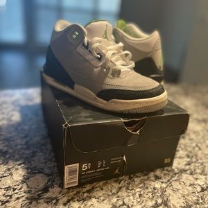 Jordan 3 Retro - Size 5.5 - Grey Green & White